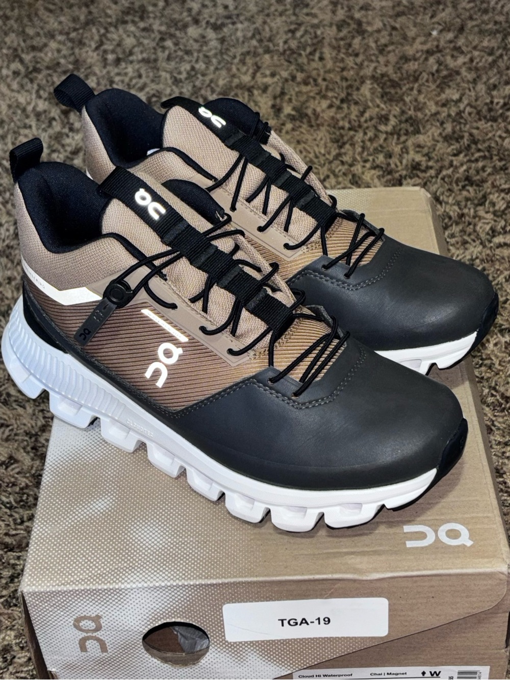 ON Cloud Hi Waterproof Runner Sneaker Chai Magnet Women's Size 5 Shoes